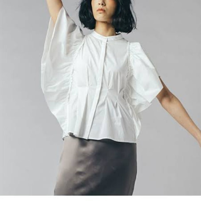 DOUBLE STANDARD CLOTHING(ダブルスタンダードクロージング)のダブルスタンダードクロージング♥️新品今季春夏フリルブラウス レディースのトップス(シャツ/ブラウス(半袖/袖なし))の商品写真