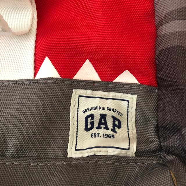 GAP(ギャップ)のGAP＊シャークリュック＊ギャップ＊リュックサック＊3WAYバッグ キッズ/ベビー/マタニティのこども用バッグ(リュックサック)の商品写真