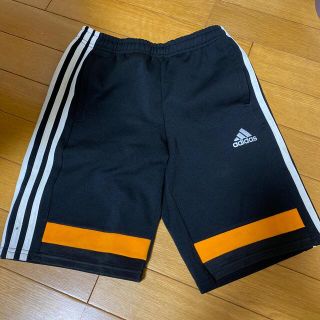 アディダス(adidas)の【お値下げ中】adidas  短パン130㌢(パンツ/スパッツ)