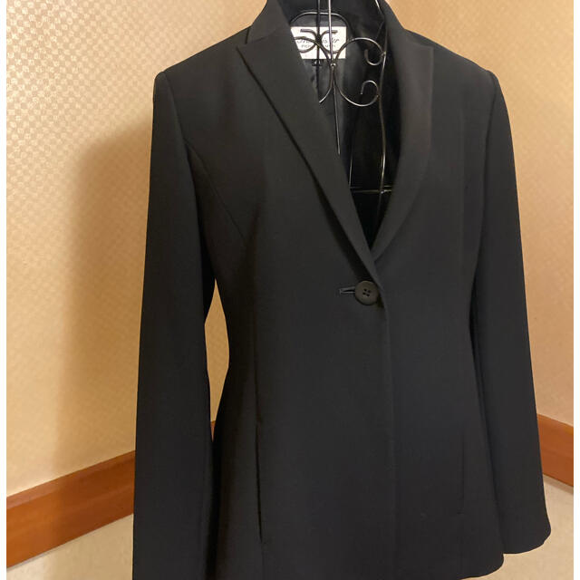 Pierre Balmain(ピエールバルマン)のブラックフォーマルジャケット レディースのフォーマル/ドレス(礼服/喪服)の商品写真
