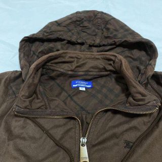 バーバリーブルーレーベル(BURBERRY BLUE LABEL)の美品　バーバリー ブルーレーベル　フード付き半袖パーカー　38サイズ(パーカー)