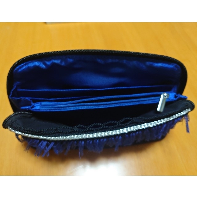 デスクポーチ　黒✕青フリンジ　メイクポーチ　自立 レディースのファッション小物(ポーチ)の商品写真