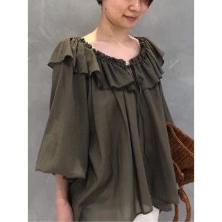 スピックアンドスパン(Spick & Span)の【petit lapin様専用】Spick and Span フリルカラーBL(シャツ/ブラウス(長袖/七分))