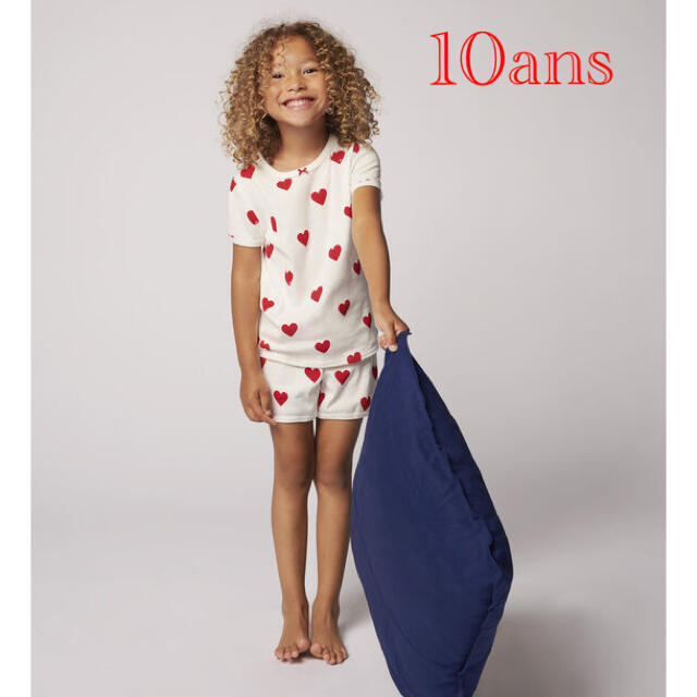 PETIT BATEAU(プチバトー)の新品 プチバトー 10ans ハート プリント 半袖 パジャマ オーガニック キッズ/ベビー/マタニティのキッズ服女の子用(90cm~)(パジャマ)の商品写真