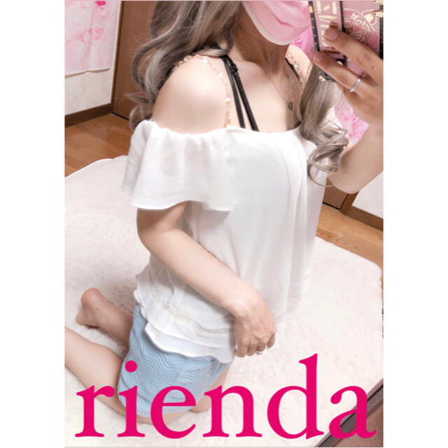 rienda(リエンダ)の3945.rienda チャーム付き シフォン オフショルダー チュニック レディースのトップス(チュニック)の商品写真