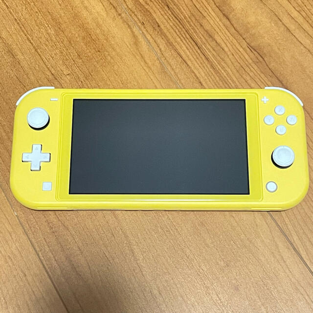 switch lite 本体　イエロー　ニンテンドー　nintendo スイッチ 1