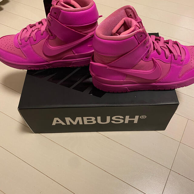 NIKE(ナイキ)の『希少サイズの為は早い物勝ち』NIKE DUNK HI / AMBUSH メンズの靴/シューズ(スニーカー)の商品写真