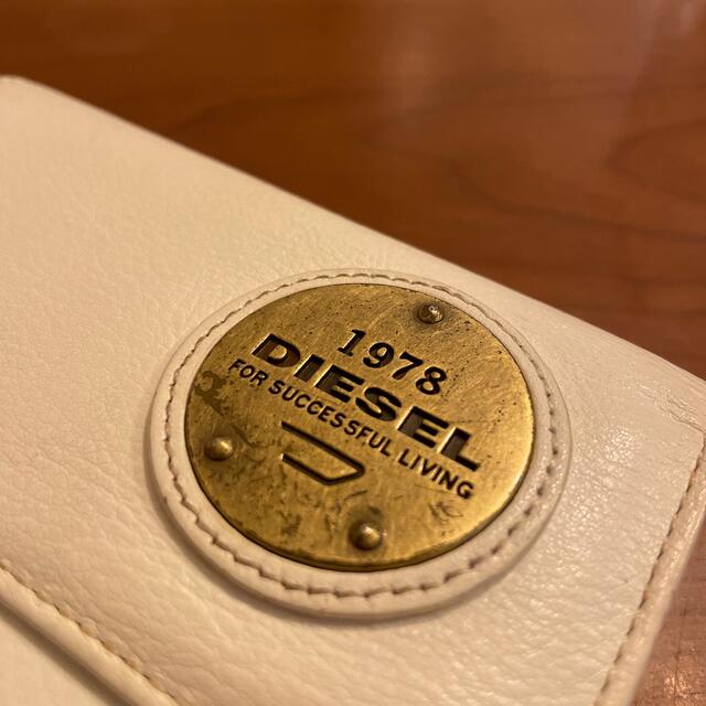 DIESEL(ディーゼル)のDIESEL 三つ折り　財布 レディースのファッション小物(財布)の商品写真