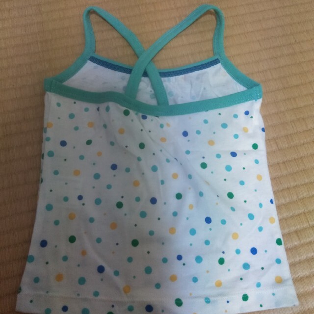 UNIQLO(ユニクロ)のユニクロ　キャミソール　95 キッズ/ベビー/マタニティのキッズ服女の子用(90cm~)(Tシャツ/カットソー)の商品写真