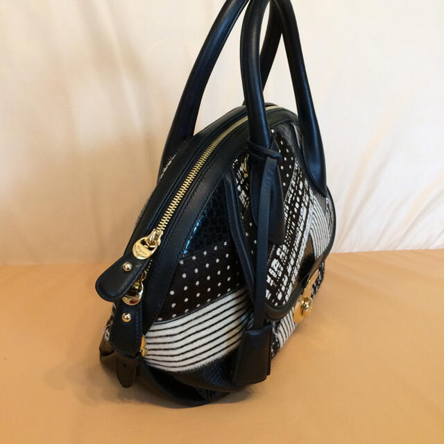 未使用品☆80%以上OFF!Salvatore Ferragamo フィアンマ