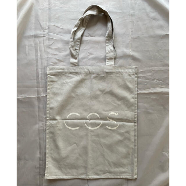 COS(コス)のCOS  みなとみらい店　ショッパー レディースのバッグ(ショップ袋)の商品写真