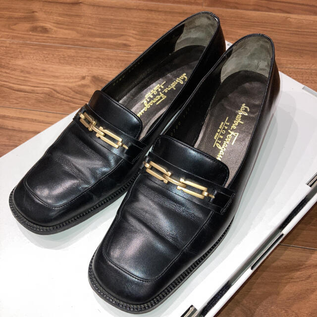 フェラガモ Ferragamosport ローファー レディース　本革　美品 1