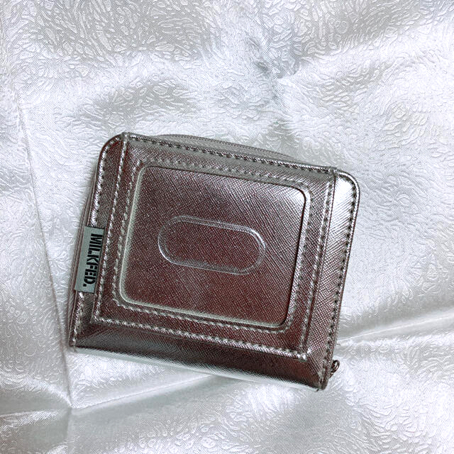 SNOOPY(スヌーピー)のSNOOPY 二つ折り財布 レディースのファッション小物(財布)の商品写真