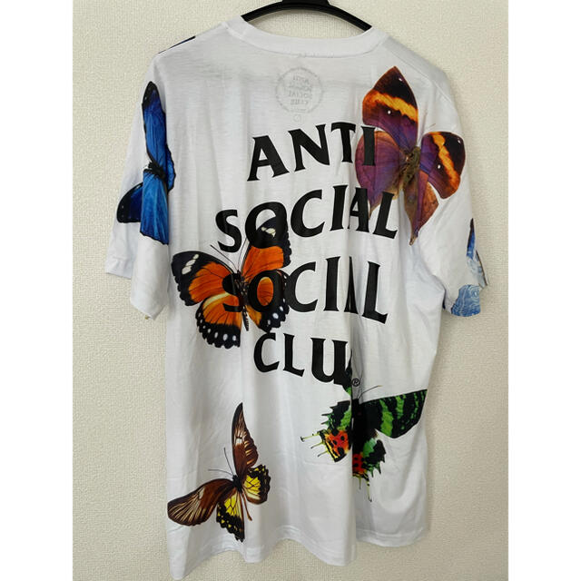 ANTI(アンチ)のAntisocialsocialclub Butterfly Tシャツ　新品　L メンズのトップス(Tシャツ/カットソー(半袖/袖なし))の商品写真