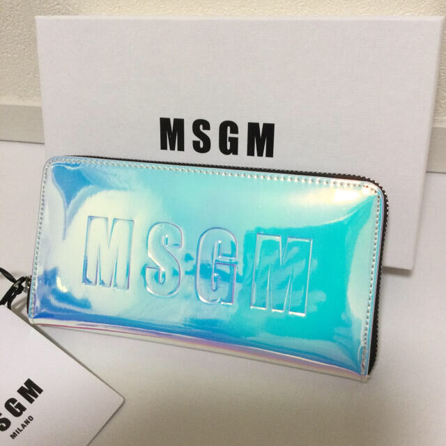 新品】MSGM 長財布 パール光沢加工 エムエスジイエム - 長財布