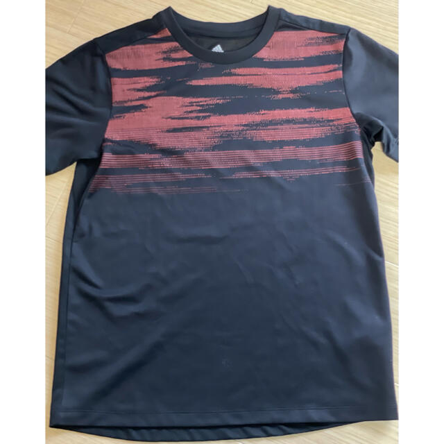 adidas(アディダス)のadidas 中古美品Tシャツ　半袖　size160 キッズ/ベビー/マタニティのキッズ服男の子用(90cm~)(Tシャツ/カットソー)の商品写真