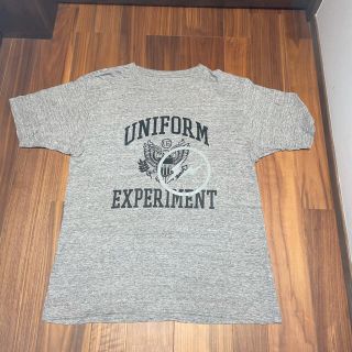 ユニフォームエクスペリメント(uniform experiment)の【早い者勝ち】uniform experiment サンダーマーク×カレッジロゴ(Tシャツ/カットソー(半袖/袖なし))