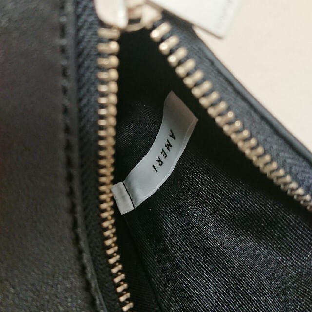 Ameri VINTAGE(アメリヴィンテージ)の【2回使用、店舗購入】Ameri アメリ PYRAMID CHAIN BAG レディースのバッグ(ハンドバッグ)の商品写真