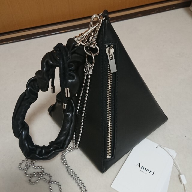 2回使用、店舗購入】Ameri アメリ PYRAMID CHAIN BAG - ハンドバッグ