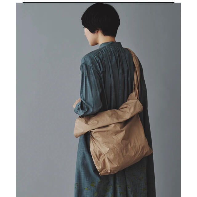 mina perhonen(ミナペルホネン)のpapier ショルダーバッグ　ミナペルホネン レディースのバッグ(ショルダーバッグ)の商品写真