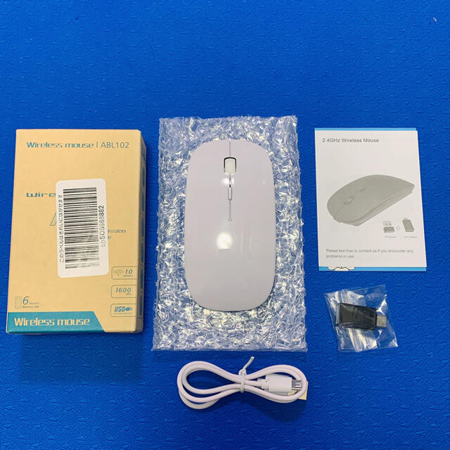 ワイヤレスマウス 超薄型 静音 無線 マウス 省エネルギー 2.4GHzホワイト スマホ/家電/カメラのPC/タブレット(PC周辺機器)の商品写真