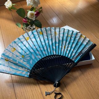 ランバンオンブルー(LANVIN en Bleu)の限定品★ランバンオンブルー新品扇子セット★花柄フラワー水色(その他)