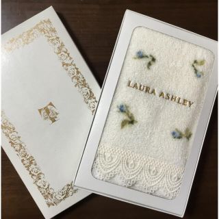 ローラアシュレイ(LAURA ASHLEY)のローラアシュレイ 新品 未使用 高島屋 箱入り レース 花柄 フェイスタオル(タオル/バス用品)