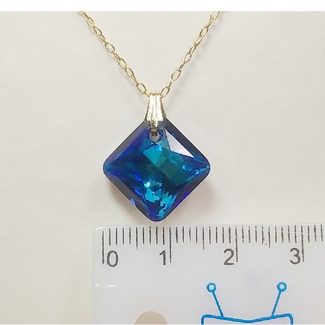 SWAROVSKI(スワロフスキー)のスワロフスキー　バミューダブルーのネックレス(16㎜)　ハンドメイド レディースのアクセサリー(ネックレス)の商品写真