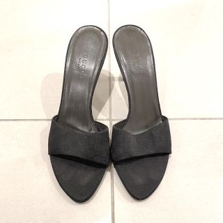 グッチ(Gucci)の美品　GUCCI 黒パンプス　35 1/2 (ハイヒール/パンプス)