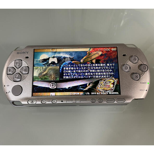 PlayStation Portable(プレイステーションポータブル)のPSP-3000  ミスティックシルバー エンタメ/ホビーのゲームソフト/ゲーム機本体(携帯用ゲーム機本体)の商品写真