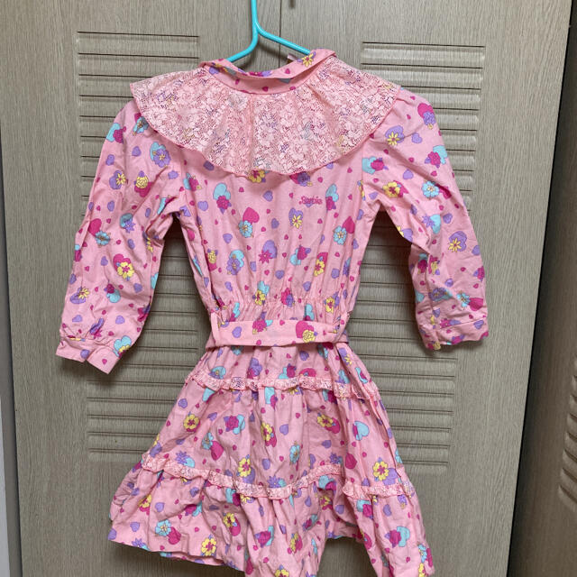 Barbie(バービー)のBarbie レトロ　ヴィンテージワンピース　110 こども キッズ/ベビー/マタニティのキッズ服女の子用(90cm~)(ワンピース)の商品写真