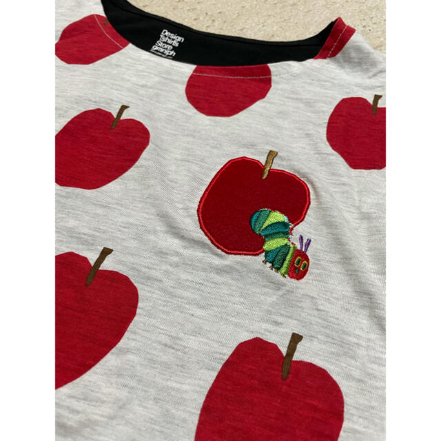 Design Tshirts Store graniph(グラニフ)のデザインTシャツ　あおむしTシャツ レディースのトップス(Tシャツ(半袖/袖なし))の商品写真
