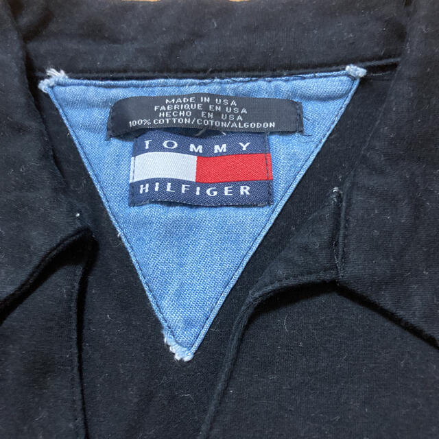 TOMMY HILFIGER(トミーヒルフィガー)のトミーヒルフィガー　ノースリーブ　黒　 レディースのトップス(シャツ/ブラウス(半袖/袖なし))の商品写真