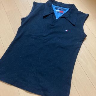 トミーヒルフィガー(TOMMY HILFIGER)のトミーヒルフィガー　ノースリーブ　黒　(シャツ/ブラウス(半袖/袖なし))