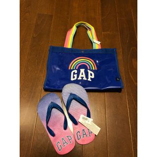 ギャップキッズ(GAP Kids)の新品タグ付き☆GAP☆プールバッグとビーチサンダルのセット(サンダル)