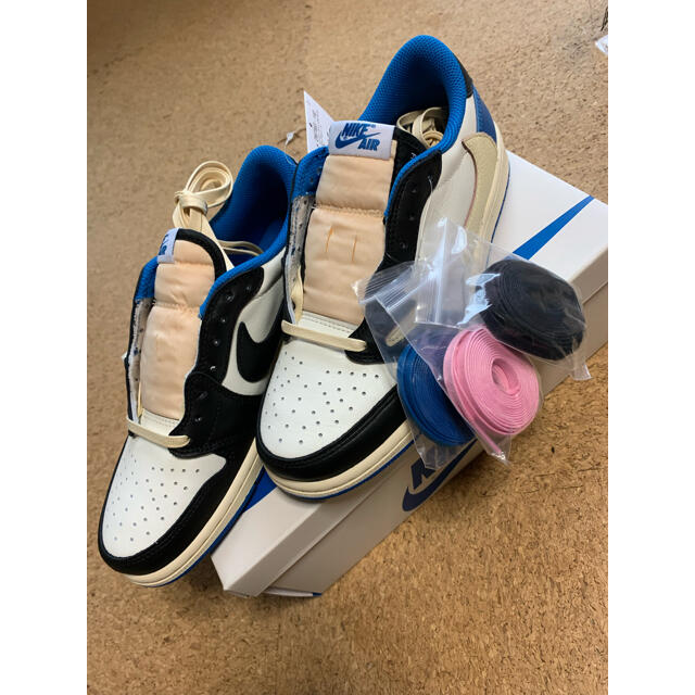 日本からの直送 supsup様専用 TRAVIS SCOTT NIKEダンクLOW メンズ