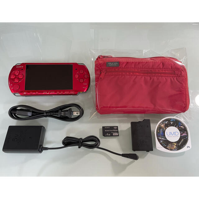 PlayStation Portable(プレイステーションポータブル)の美品　PSP-3000  ラディアントレッド エンタメ/ホビーのゲームソフト/ゲーム機本体(携帯用ゲーム機本体)の商品写真