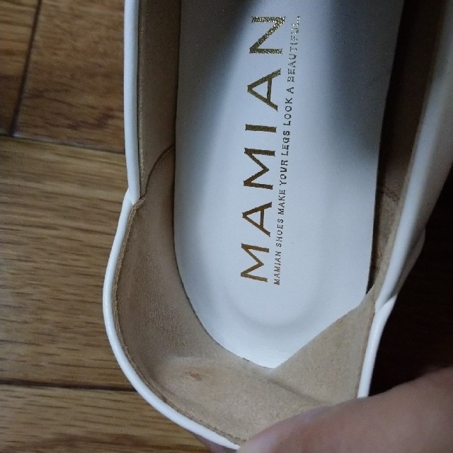 MAMIAN(マミアン)のMAMIAN ポインデットトゥ フラットシューズ ホワイト レディースの靴/シューズ(バレエシューズ)の商品写真
