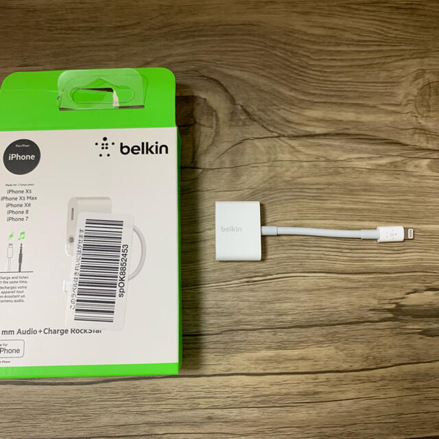 Belkin ライトニング・3.5mmオーディオ デュアルアダプター  スマホ/家電/カメラのスマホアクセサリー(その他)の商品写真