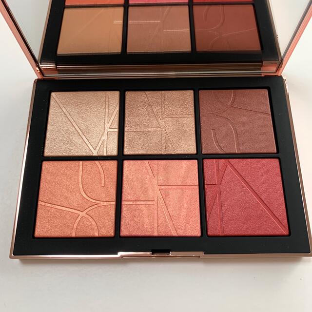 NARS(ナーズ)の限定☆NARS　オーガズム　オンザビーチ　チークパレット コスメ/美容のベースメイク/化粧品(チーク)の商品写真