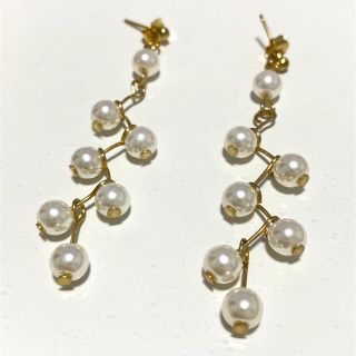 グレイル(GRL)の[新品][ブランド名不明]ランダムパールピアス アクセ 可愛い お洒落 人気(ピアス)