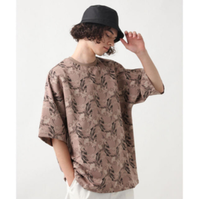 HARE(ハレ)のhozo様専用●HARE 花柄クルーネックカットソー　Mサイズ メンズのトップス(Tシャツ/カットソー(半袖/袖なし))の商品写真