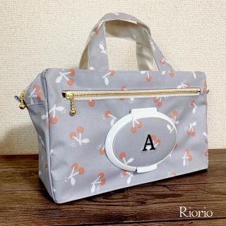 セール　イニシャル刺繍入り★さくらんぼ柄おむつポーチ(外出用品)