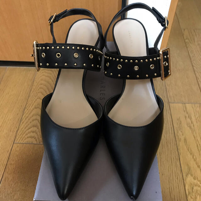 Charles and Keith - スタッズ スリングバックヒール/Studded