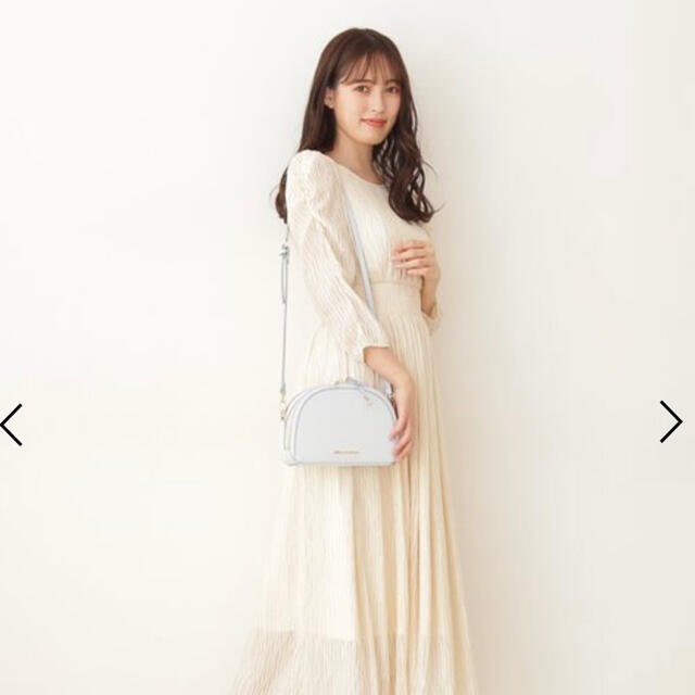 JILL by JILLSTUART(ジルバイジルスチュアート)の最終値下げ！　JILL by JILLSTUART ハーフムーンポシェット レディースのバッグ(ショルダーバッグ)の商品写真