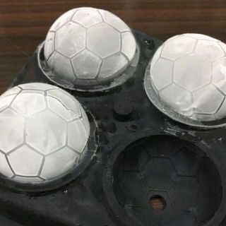 製氷皿 サッカーボール アイストレー 氷 アイス シリコン ボール サッカー 型(その他)