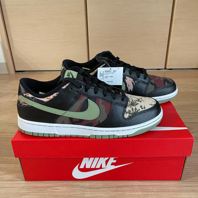 NIKE(ナイキ)のNIKE DUNK LOW SE "BLACK MULTI CAMO" メンズの靴/シューズ(スニーカー)の商品写真