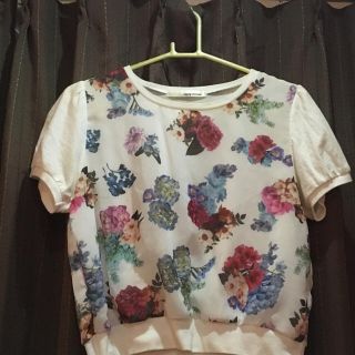 ミスティウーマン(mysty woman)の花柄トップス(Tシャツ(半袖/袖なし))