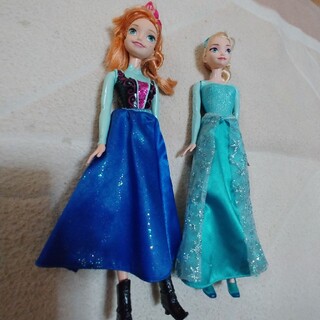 アナトユキノジョオウ(アナと雪の女王)のアナ、エルサ人形2個セット(キャラクターグッズ)