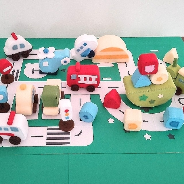 車のおもちゃ☆フェルト乗り物セット | フリマアプリ ラクマ